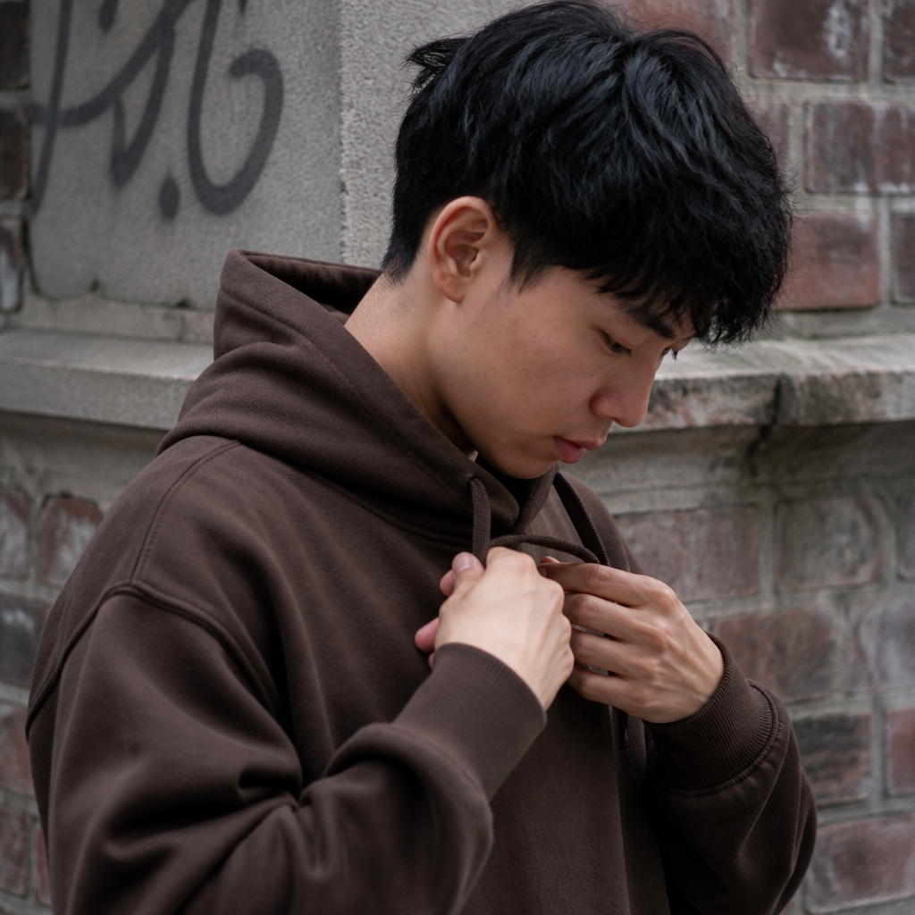 วิธีเลือก Streetwear Hoodies ให้เข้ากับรูปร่างและการแต่งตัวในชีวิตประจำวัน